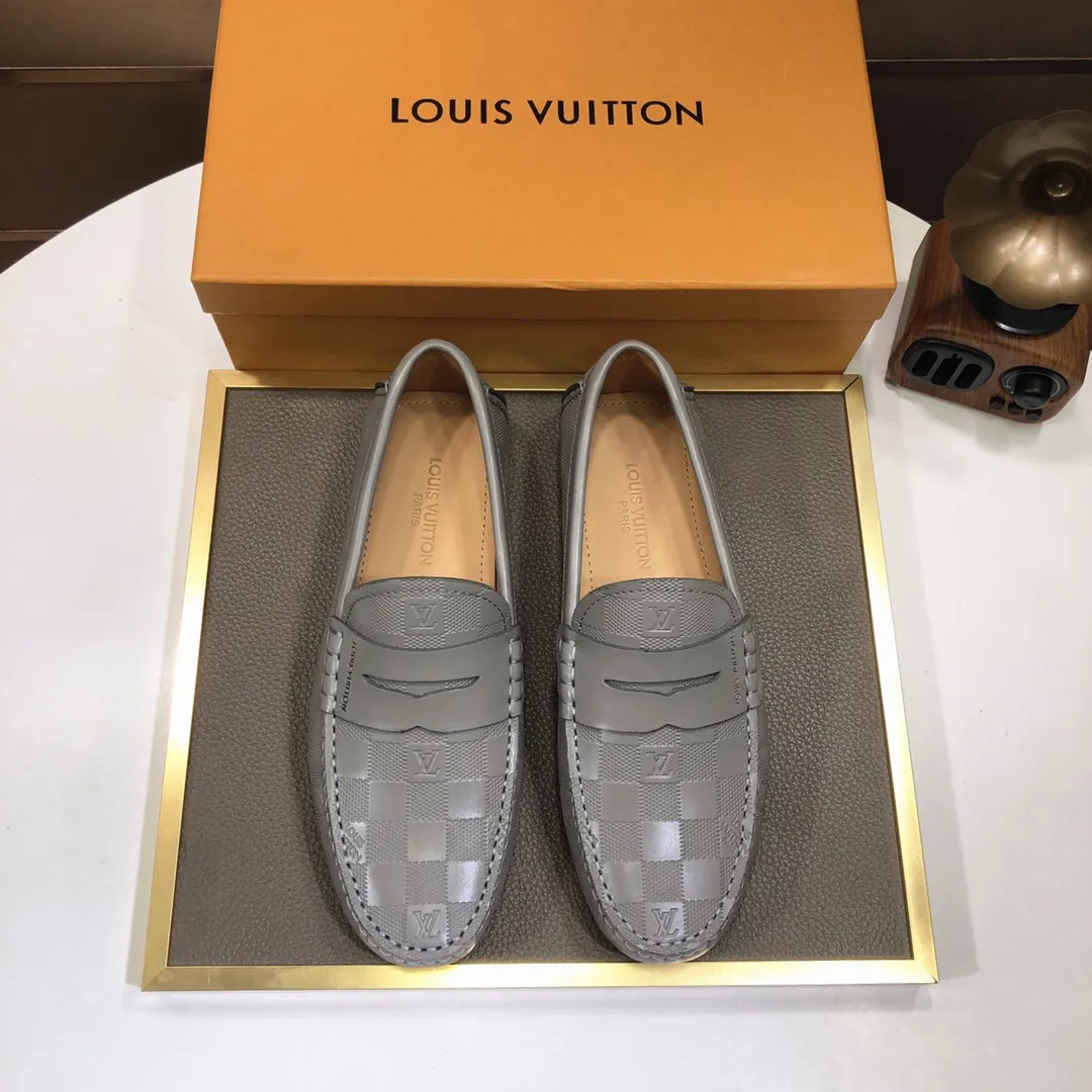 Men's men's shoes 💰420💰 [LV Doudou shoes] (water-dyed cowhide lining) new model is on the market, available on the official website. The new Doudou shoes are processed into single-color materials, and the uppers are made of imported cowhide material. The body of the shoe is fully hemmed with mark thread, and is lined with imported original cowhide leather. The elegant shoe shape is super suitable for all-matching, and the size is 38-44.
